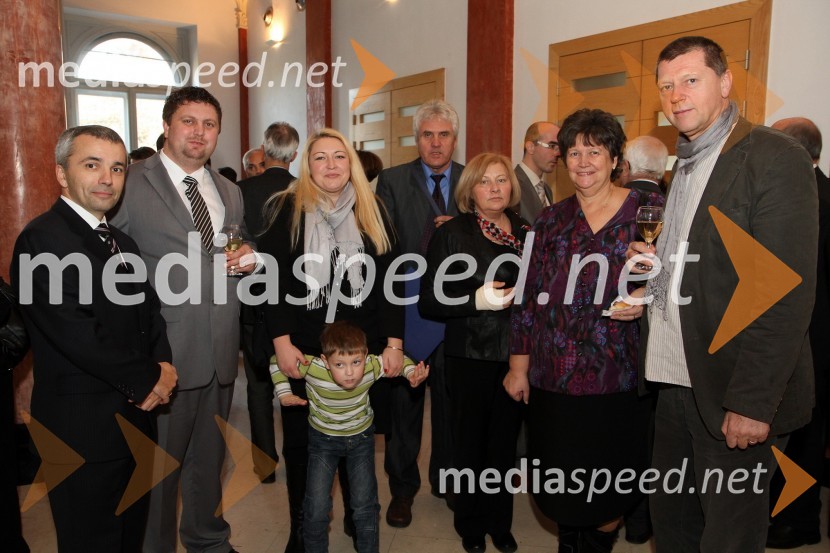 Dr. Bojan Dolšak, Izredni profesor, Fakulteta za strojništvo Univerze v Mariboru, dr. Jasmin Kaljun, Fakulteta za strojništvo Univerze v Mariboru in ...Promocija doktorjev znanosti Univerze v Mariboru, december 2011