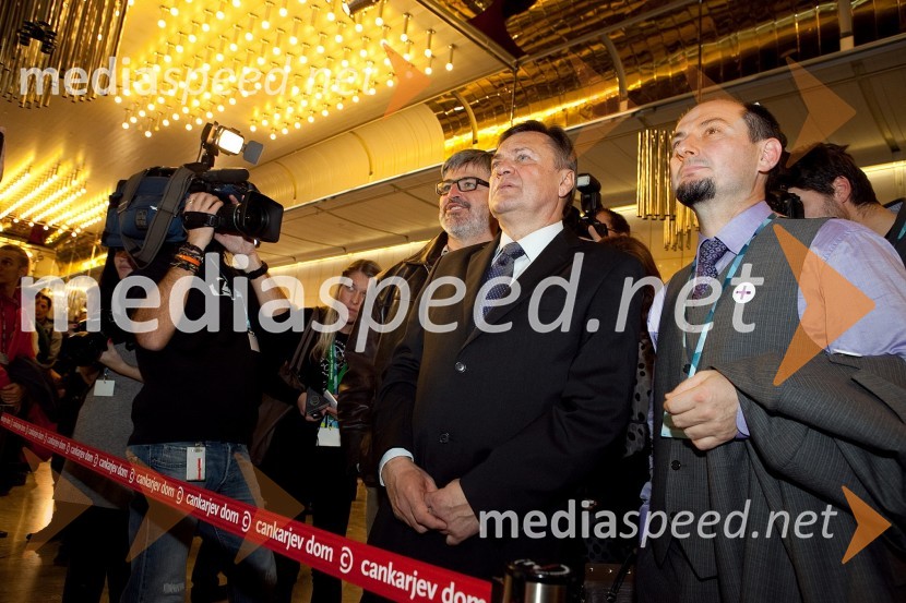 Roman Jakič, direktor Zavoda Tivoli, Zoran Janković, Lista Zorana Jankovića - Pozitivna Slovenija in ...Volitve 2011 - medijsko središče v Cankarjevem domu