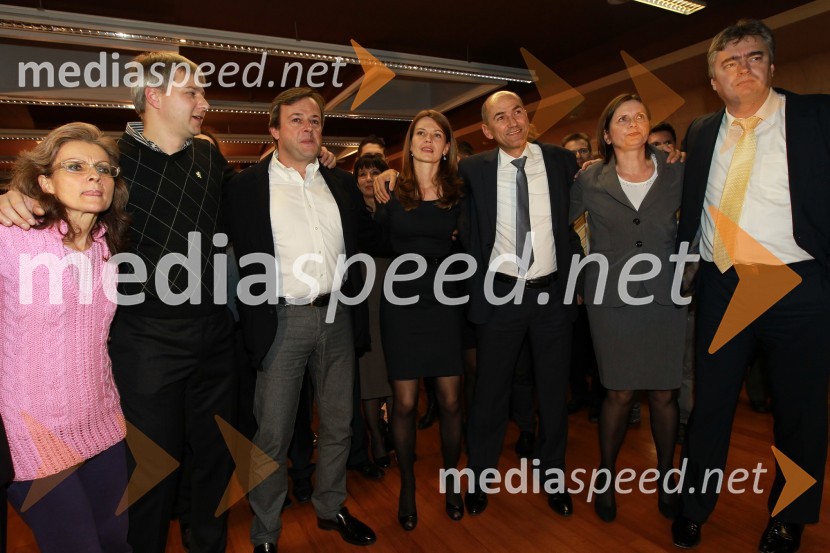 ..., ..., ..., Urška Bačovnik Janša, Janez Janša in Andreja Zver, dr. Milan Zver, evropski poslanecVolitve 2011 - vzdušje v štabu stranke SDS