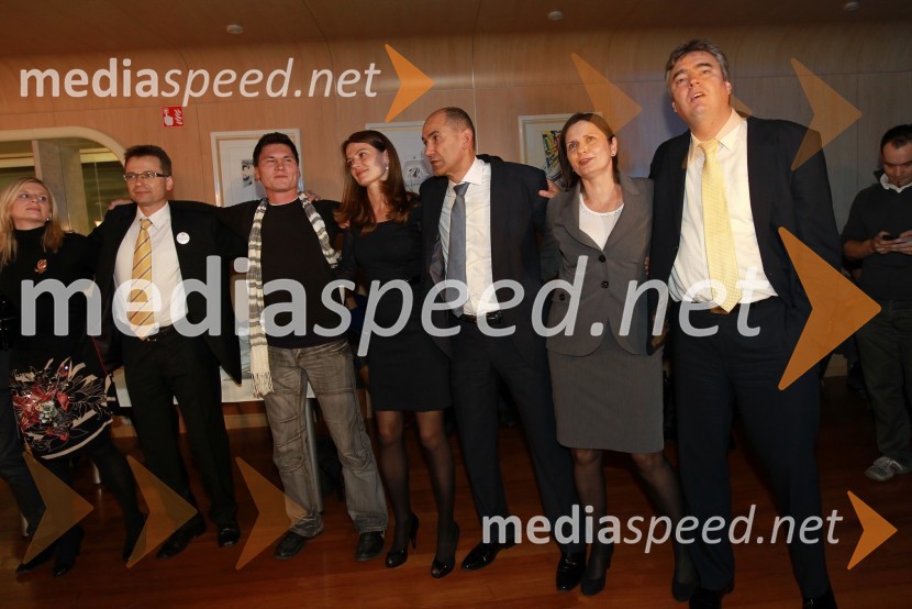 ..., Zvone Černač, SDS, ..., Urška Bačovnik Janša, Janez Janša, Andreja Zver, dr. Milan Zver, evropski poslanecVolitve 2011 - vzdušje v štabu stranke SDS