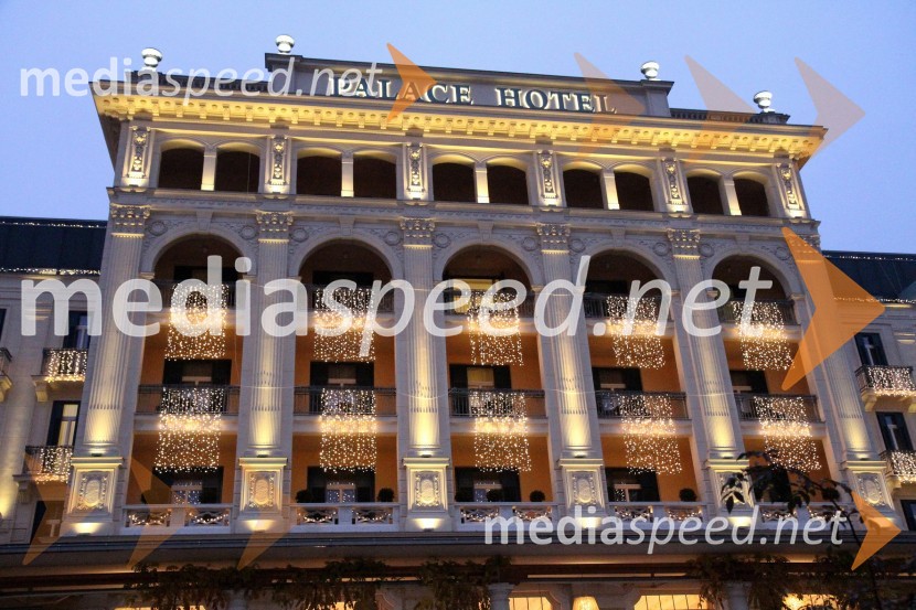 Hotel Kempinski Palace PortorožNovoletna tržnica pri hotelu Kempinski Palace Portorož