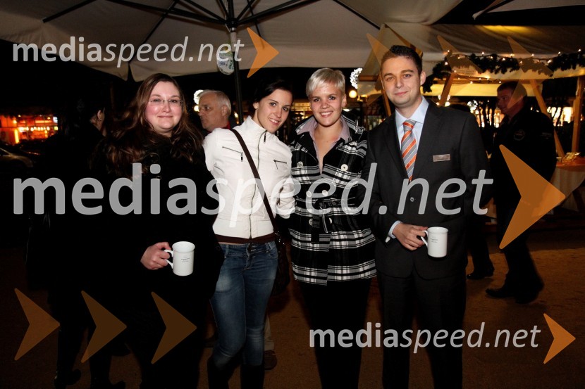 Sabina Gazdek, Ana Đorđevič, Najda Đorđevič in Aleksander PinterNovoletna tržnica pri hotelu Kempinski Palace Portorož