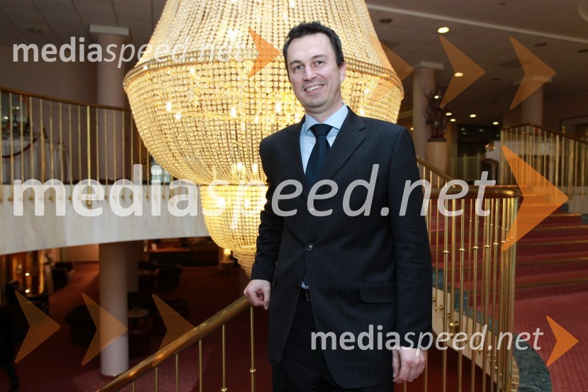 Andrej Pust, direktor hotela HabakukAndrej Pust, direktor hotela Habakuk, Robert Žibrat in Bojan Pliberšek, kuharja v hotelu Habakuk