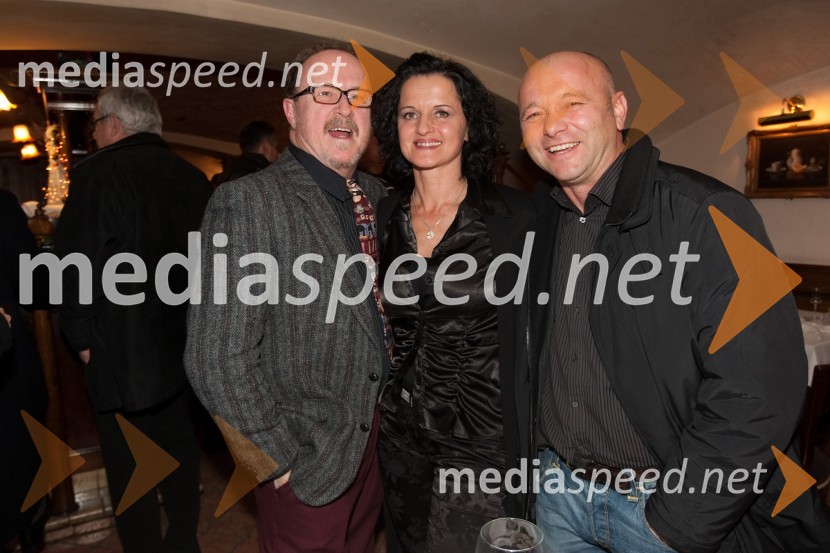 Tomaž Domicelj, glasbenik, Irena Brunec tebi, kiparka in Janez Kodila, mesarstvo KodilaOtvoritev prenovljene gostilne AS