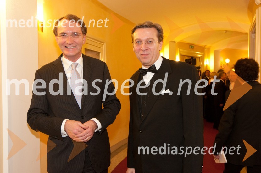 Jos Douma, veleposlanik Nizozemske v Sloveniji in Predrag Filipov, veleposlanik Srbije v SlovenijiZlitje stoletij, slovesnost ob odprtju prenovljene stavbe SNG Opera in balet Ljubljana