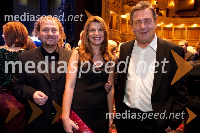 Darko Brlek, direktor Festivala Ljubljana, spremljevalka Janja Lamberger in Brane Panič, pomočnik direktorja Festivala LjubljanaZlitje stoletij, slovesnost ob odprtju prenovljene stavbe SNG Opera in balet Ljubljana