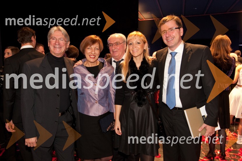 Vojko Vidmar, nekdanji baletnik, Viktorija Potočnik direktorica Pionirskega doma, Zvone Penko in Jani Möderndorfer, podžupan Mestne občine Ljubljana, soproga TatjanaZlitje stoletij, slovesnost ob odprtju prenovljene stavbe SNG Opera in balet Ljubljana