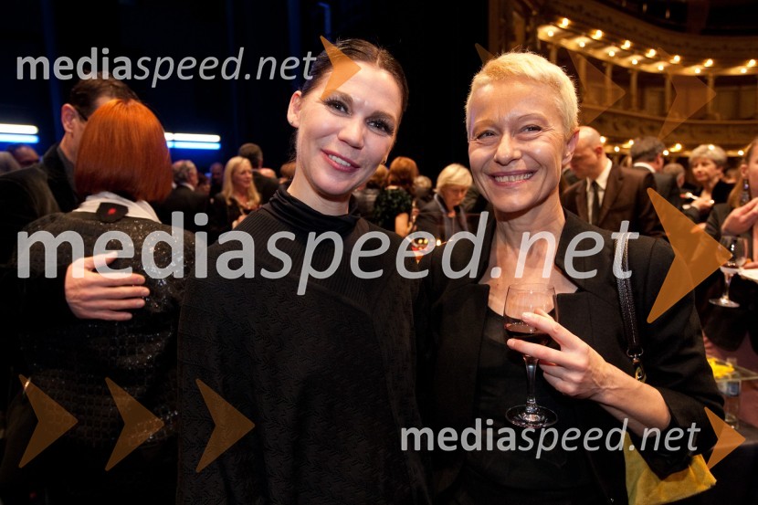 Regina Križaj, baletka in Mateja Rebolj, plesalkaZlitje stoletij, slovesnost ob odprtju prenovljene stavbe SNG Opera in balet Ljubljana