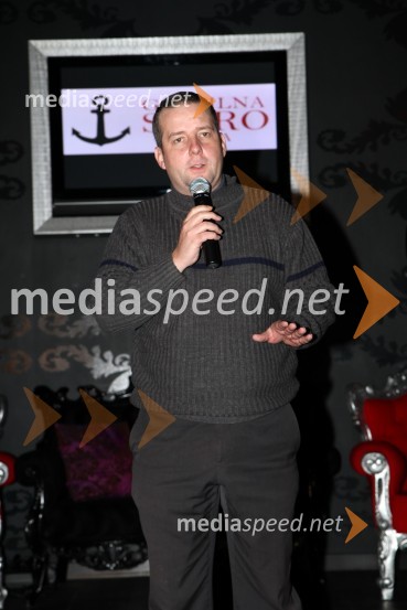 Janez Usenik, stand up komediantDražba dresov slovenske nogometne reprezentance