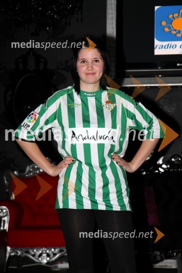 Veronika ErženDražba dresov slovenske nogometne reprezentance