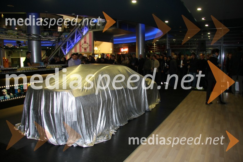 Zvezda večera pred odkritjem: novi BMW serije 3 LimuzinaPredpremiera filma Misija nemogoče 4 - Protokol duh in predpremierna predstavitev novega BMW serije 3 Limuzina