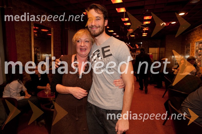 Miha Rodman, igralec in mama NadaLimonada Slovenica, premiera v Prešernovem gledališču Kranj