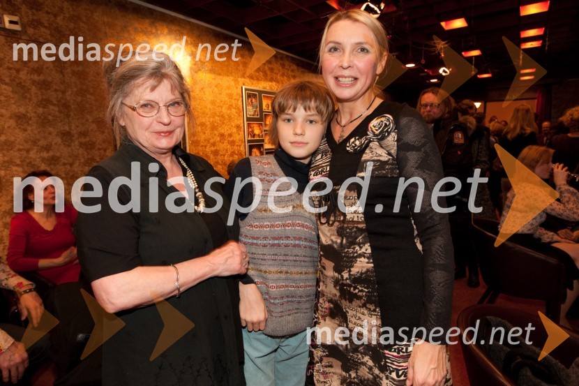 Jelka Reichman, ilustratorka, hči Darja Reichman, igralka in sin Juš OsojnikLimonada Slovenica, premiera v Prešernovem gledališču Kranj