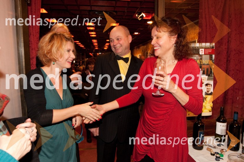 Vesna Pernarčič, igralka in Dragica PotočnjakLimonada Slovenica, premiera v Prešernovem gledališču Kranj