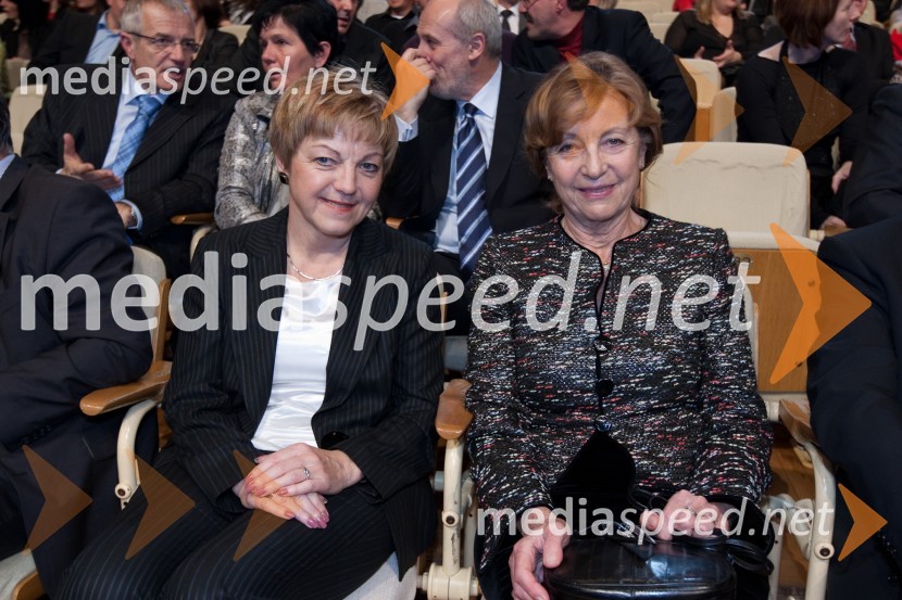 Vojka Ravbar, generalna sekretarka SKB in Andreja KocijančičŠportnik leta 2011