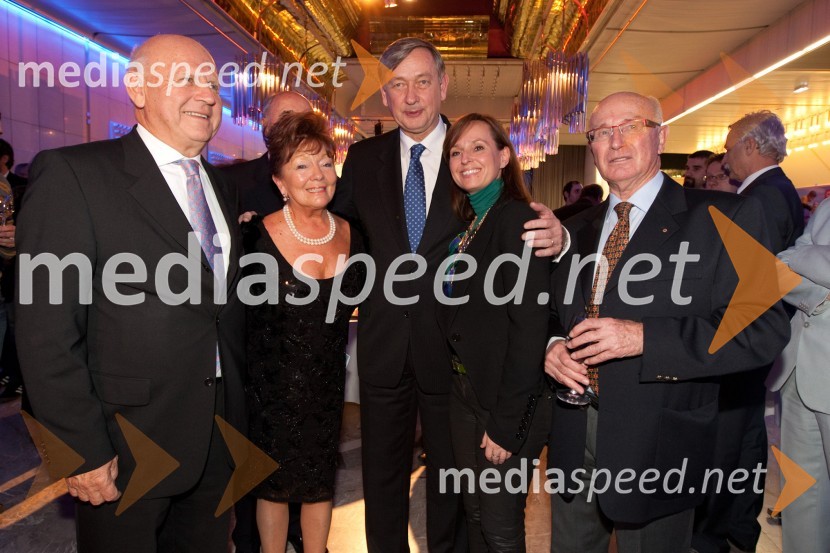 Janez Kocijančič, predsednik Olimpijskega komiteja Slovenije, Tjaša Andree Prosenc, nekdanja drsalka, dr. Danilo Türk, predsednik Republike Slovenije, Janja Pušelj in Tone Prosenc, odvetnikŠportnik leta 2011