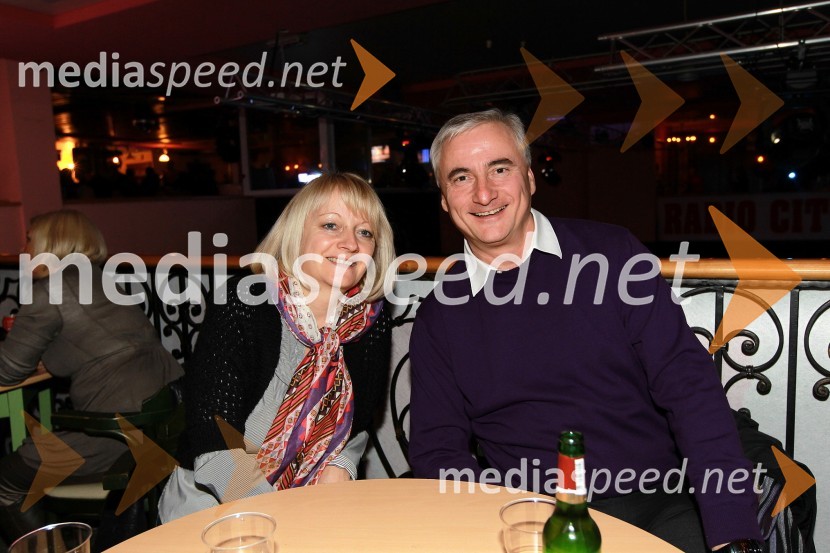 Slavko Pernek, član upravnega odbora podjetja Varnost Maribor in soproga MarijaTradicionalni božični koncert Bajaga i Instruktori