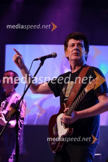 Momčilo Bajagić Bajaga, pevecTradicionalni božični koncert Bajaga i Instruktori