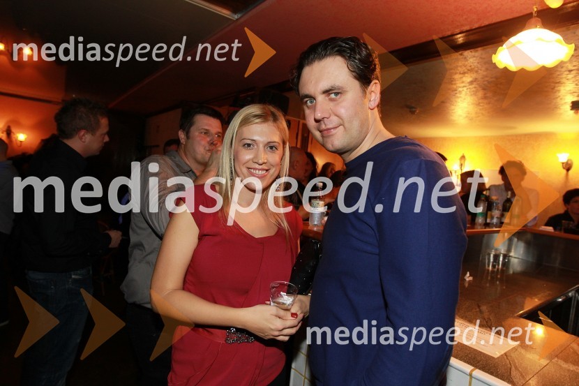 Janja Sodja, nekdanja televizijska voditeljica in njen življenjski sopotnik Kristjan Gajšek, direktor podjetja MeteoritTradicionalni božični koncert Bajaga i Instruktori