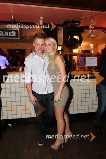 		Matjaž Črešnar in Urška SkazaTradicionalni božični koncert Bajaga i Instruktori