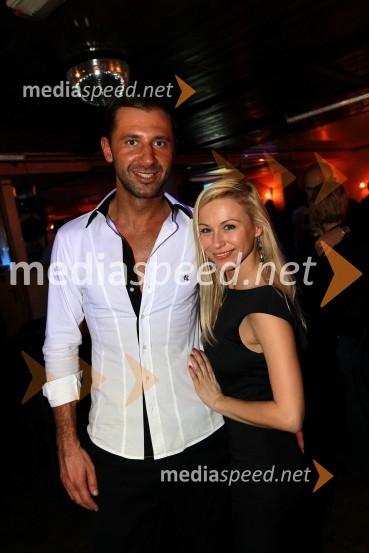 Željko Stokanić in njegovo dekle Ines Juranovič, playboyeva zajčicaTradicionalni božični koncert Bajaga i Instruktori