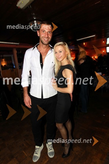 Željko Stokanić in njegovo dekle Ines Juranovič, playboyeva zajčicaTradicionalni božični koncert Bajaga i Instruktori