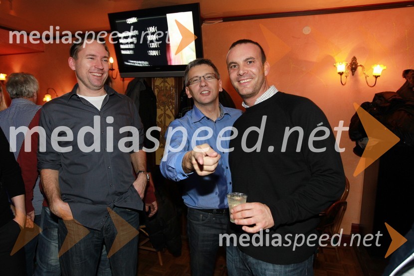 Simon Hvalec, NKBM, ... in Dejan Kiker, Askot d.o.o.Tradicionalni božični koncert Bajaga i Instruktori