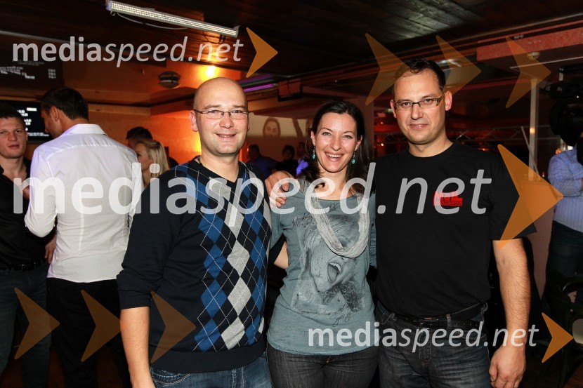 Matjaž Pungartnik, Tanja Mali in Denis Mali, predsednik Obrtne zbornice PesnicaTradicionalni božični koncert Bajaga i Instruktori