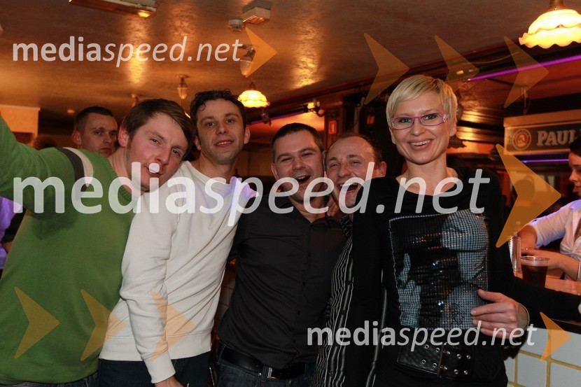 Luka Likovnik, Renato Bandur, Ivo Lužnik, ... in Dolores RebernakTradicionalni božični koncert Bajaga i Instruktori