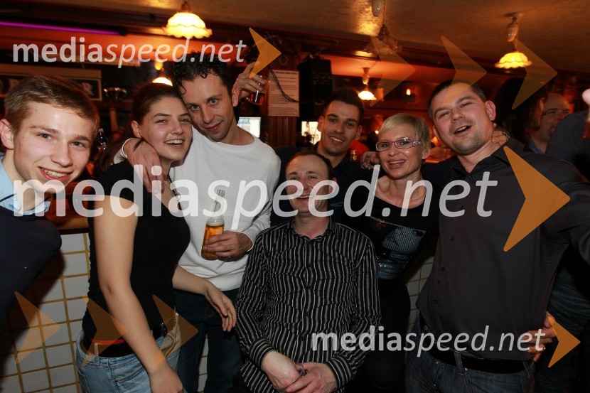 Jani Žerak, ..., Renato Bandur, ..., Boris Korošec, Dolores Rebarnak in Ivo LužnikTradicionalni božični koncert Bajaga i Instruktori