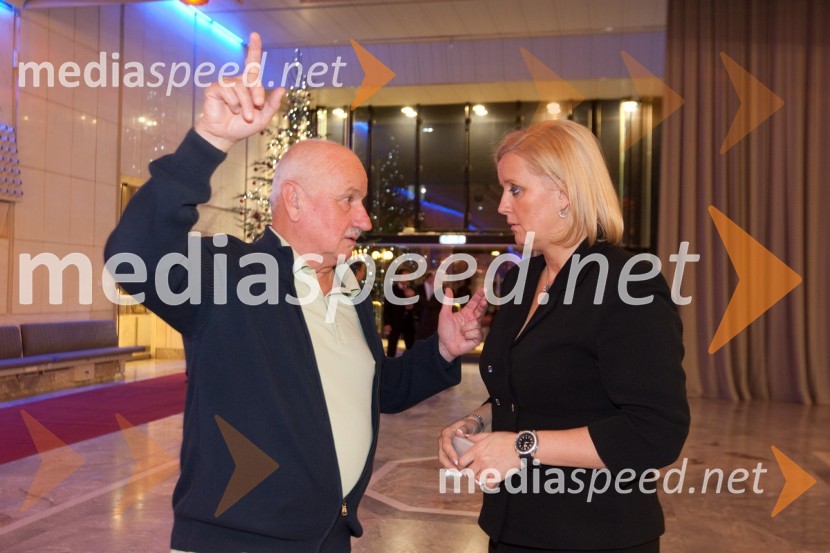 Aleksander Lucu - Luc, novinar in Mojca Seliškar Toš, vodja kabineta predsednika RSNovoletni sprejem treh predsednikov za urednike in novinarje 2011