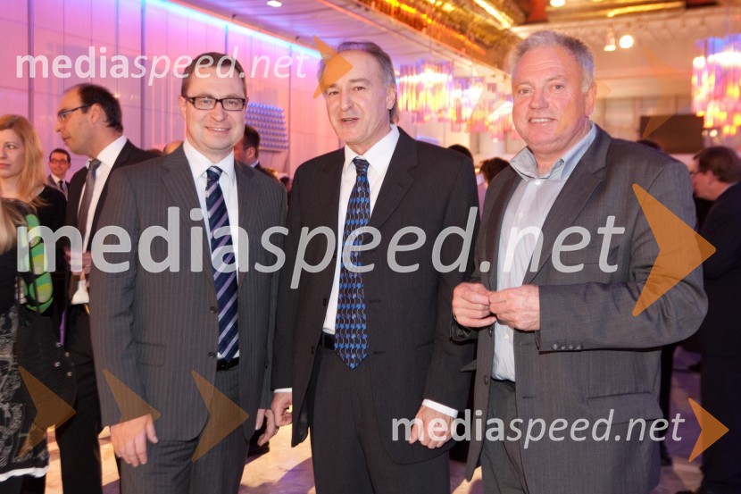 Marko Fili, generalni diretkro RTV Slovenija, Rajko Djordjevič, direktor VTV in Srečko Trglec, Radio SINovoletni sprejem treh predsednikov za urednike in novinarje 2011