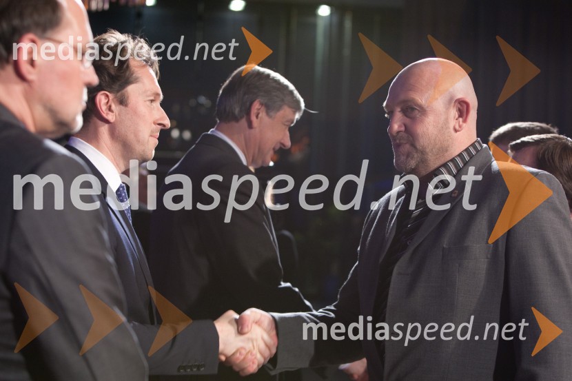 	Gregor Virant, predsednik Državnega zbora in Bogdan Kozina, odgovorni urednik Gea TvNovoletni sprejem treh predsednikov za urednike in novinarje 2011