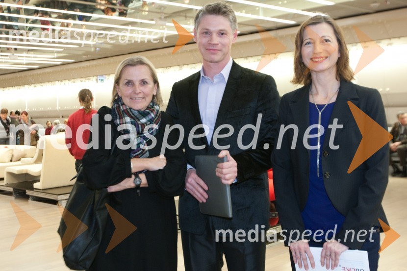 ..., Robert Klun, predsednik Društva oblikovalcev in Danijela Grgić, oblikovalkaOtvoritev razstave Društva oblikovalcev Slovenije - Oblike