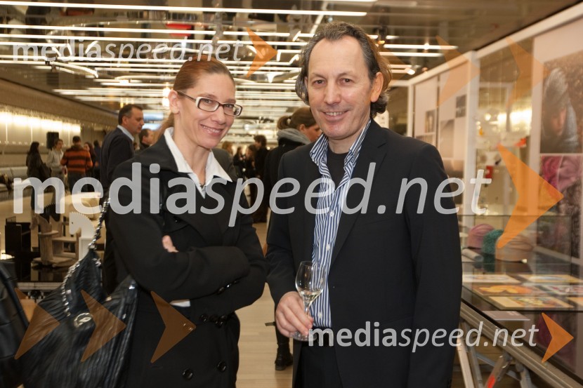 Katja Mlakar, agencija Avi in Edi Berk, oblikovalec, arhitektOtvoritev razstave Društva oblikovalcev Slovenije - Oblike