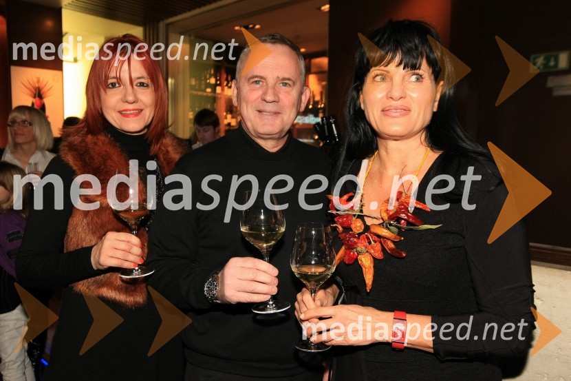 Boris Vugrinec, fotoreporter časnika Večer, Miša Vugrinec, urednica Večerove priloge Bonbon in mag. Helena Cvikl, direktorica Višje strokovne šole za gostinstvo in turizem v MariboruMediaspeed 10 let, zabava ob obletnici