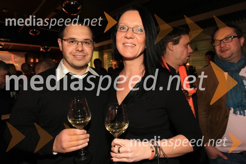 Jure Struc, direktor marketinga družbe Pivovarna Laško d.d. in življenjska sopotnica Aleksandra KohekMediaspeed 10 let, zabava ob obletnici