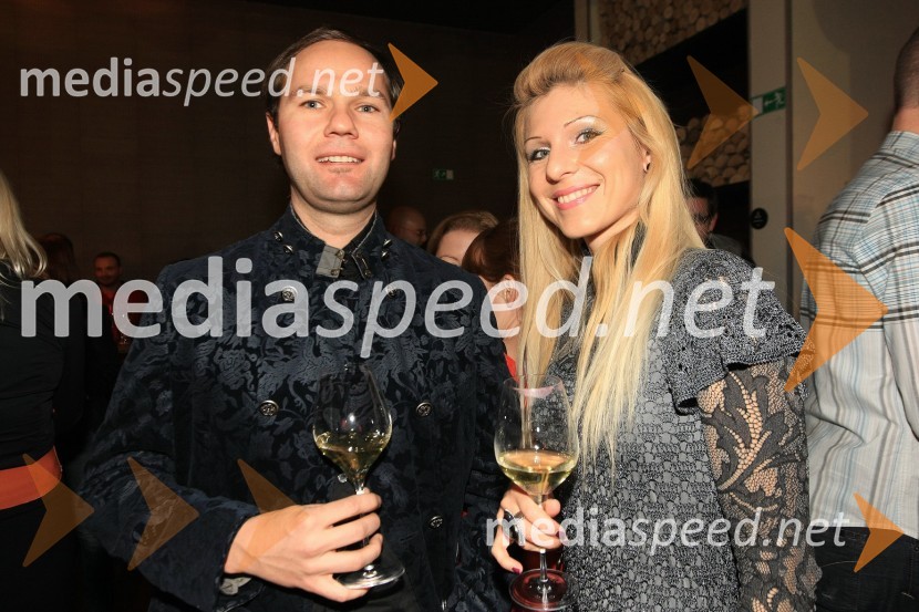 Kristjan Magdič, direktor podjetja Frontal in Vesna Vitrih, slikarka in fotomodelMediaspeed 10 let, zabava ob obletnici