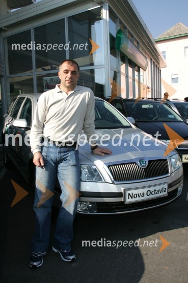 Predaja avtomobilov Škoda hokejistom Acroni Jesenice