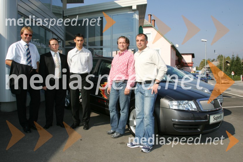 Marko Škriba, vodja blagovne znamke Škoda v Sloveniji, .......Predaja avtomobilov Škoda hokejistom Acroni Jesenice