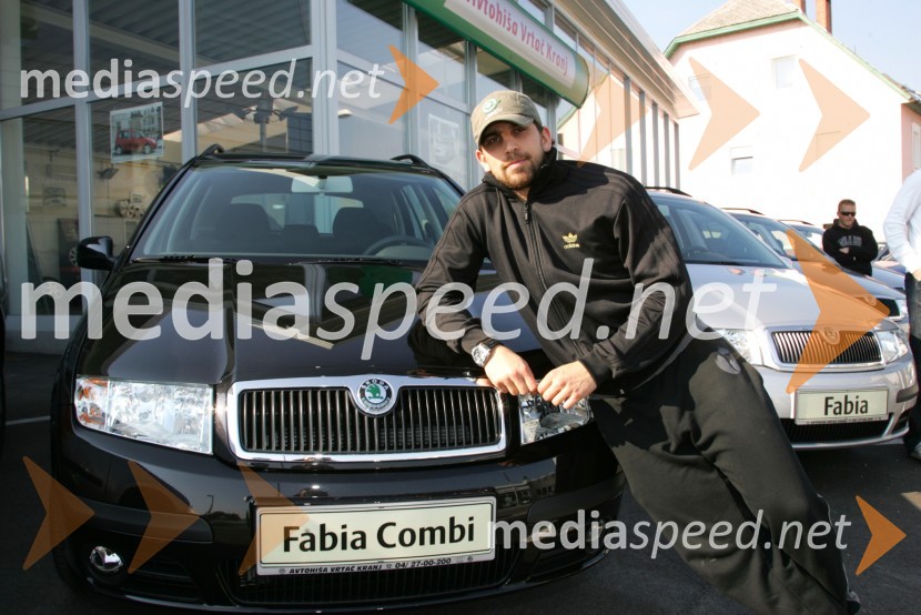 Luka Žagar, hokejistPredaja avtomobilov Škoda hokejistom Acroni Jesenice