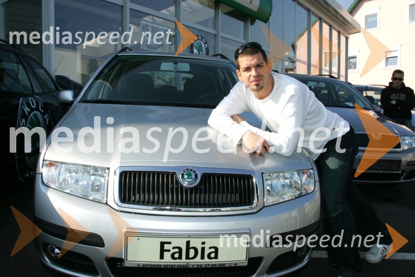 Peter Rožič, hokejistPredaja avtomobilov Škoda hokejistom Acroni Jesenice