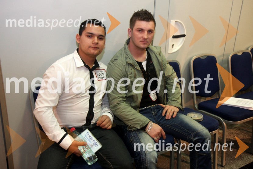 Udeleženca avdicijeX Factor, predizbor v Mariboru