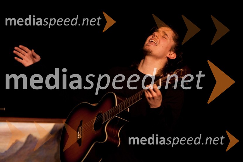 Klemen Janežič, igralecTroglavi zmaj in princeske, premiera predstave v Mini teatru