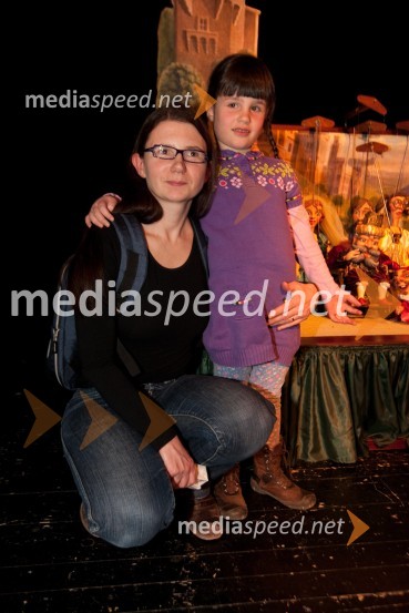 Amelia Kraigher in hči VarjaTroglavi zmaj in princeske, premiera predstave v Mini teatru