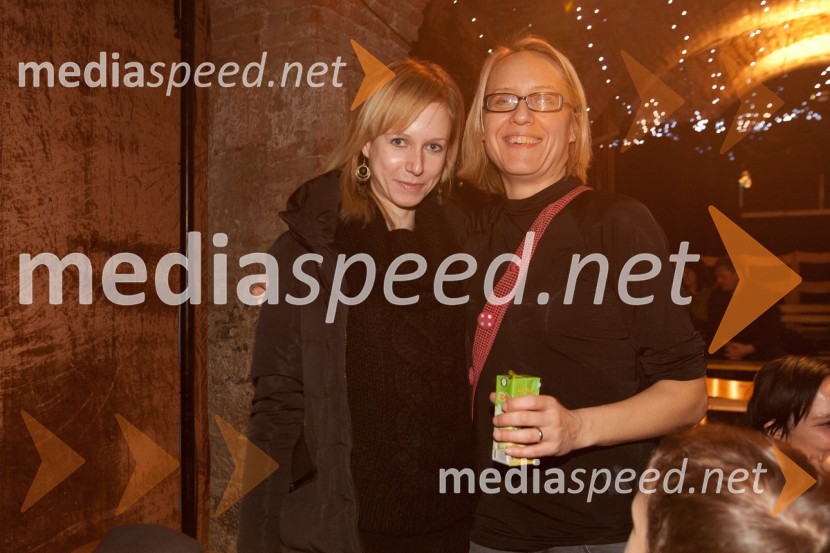 Janina Žagar, vodja odnosov z javnostjo Mini teatra in Ksenija Horvat Petrovčič, odgovorna urednica informativnega porograma TVSTroglavi zmaj in princeske, premiera predstave v Mini teatru