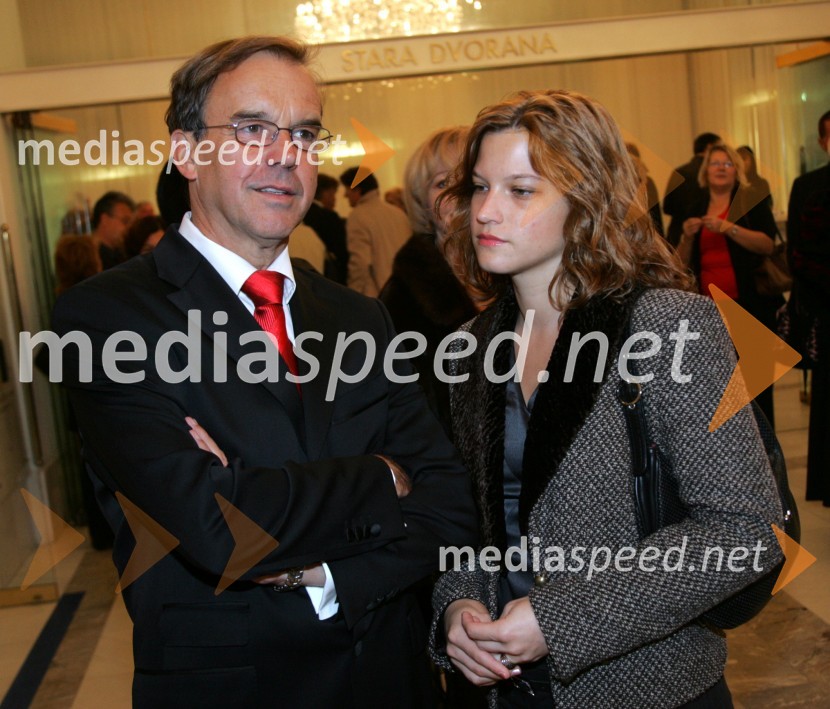 Milan Petek, poslanec LDS s hčerko MojcoBorštnikovo srečanje, otvoritev