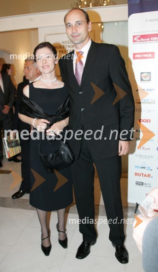 Matjaž Kovačič, predsednik uprave Nove KBM z ženo ViktorijoBorštnikovo srečanje, otvoritev