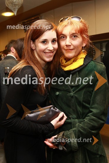Nina Rakovec, igralka in Barbara Hieng Samobor, direktorica MGLIzlet, slavnostna premiera filma