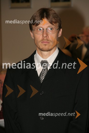 Dr. Zoran Žunič, doktor znanosti s področja strojništvaPromocija doktorjev znanosti Univerze v Mariboru